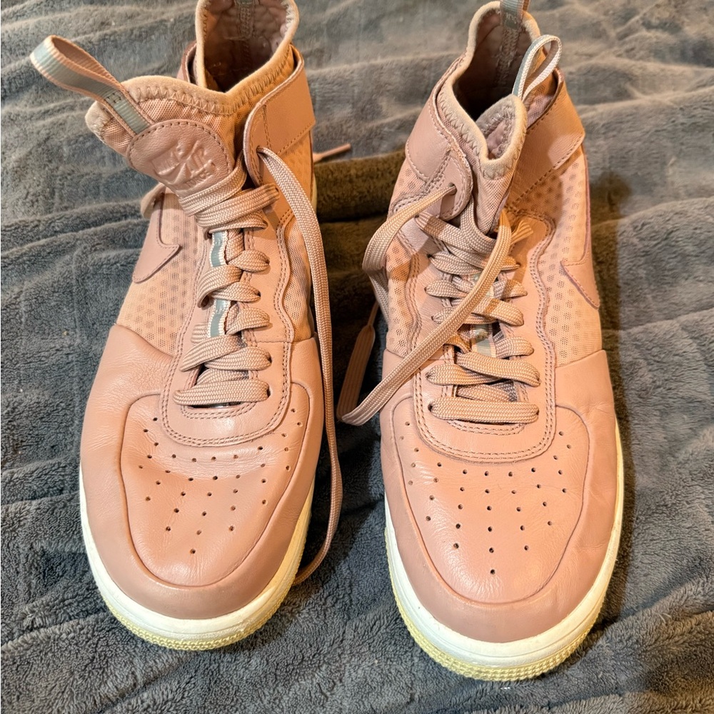 Women’s Nike air Pink leather High-Top Sneakers, size 9.5